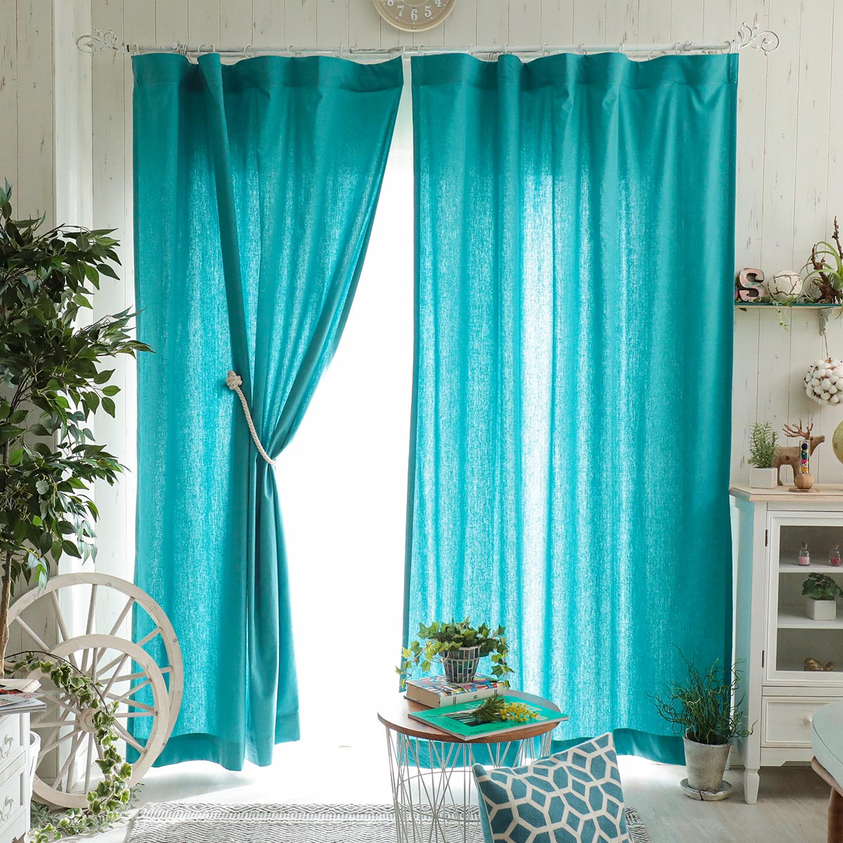 ハワイアンテイストのカーテンで夏の窓をコーディネート！南国リゾート