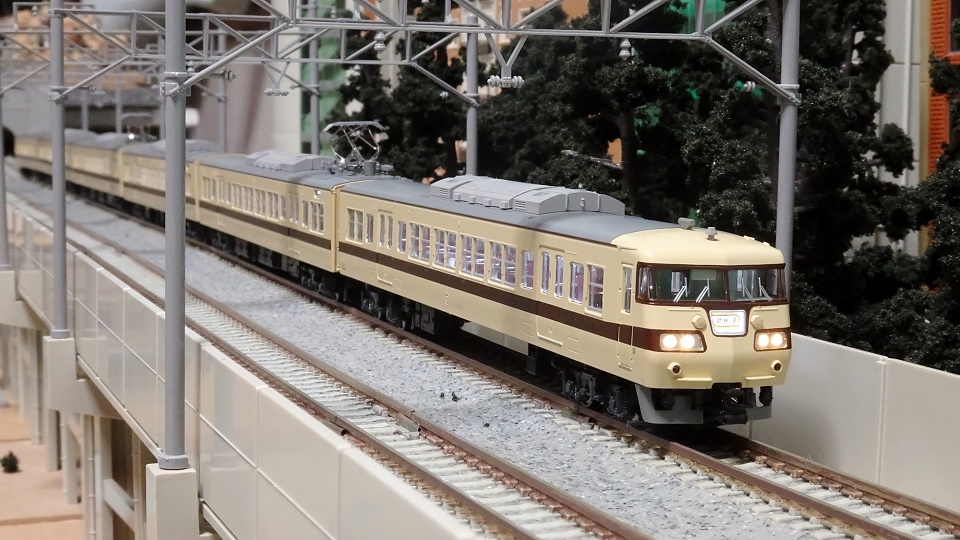 KATO 117系「シティーライナー」にも室内灯 - ビスタ模型鉄道