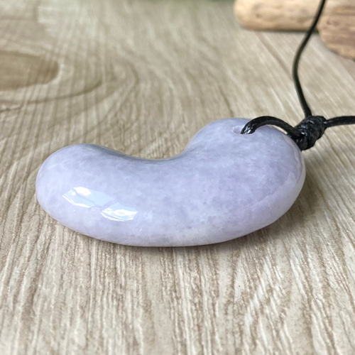 販売終了 成功へ導く美しい紫の勾玉/特大ラベンダー翡翠/パワー 天然石