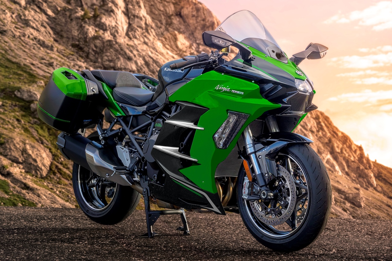 カワサキ、スポーツツアラー『ニンジャH2 SX SE』の一部仕様を変更。3