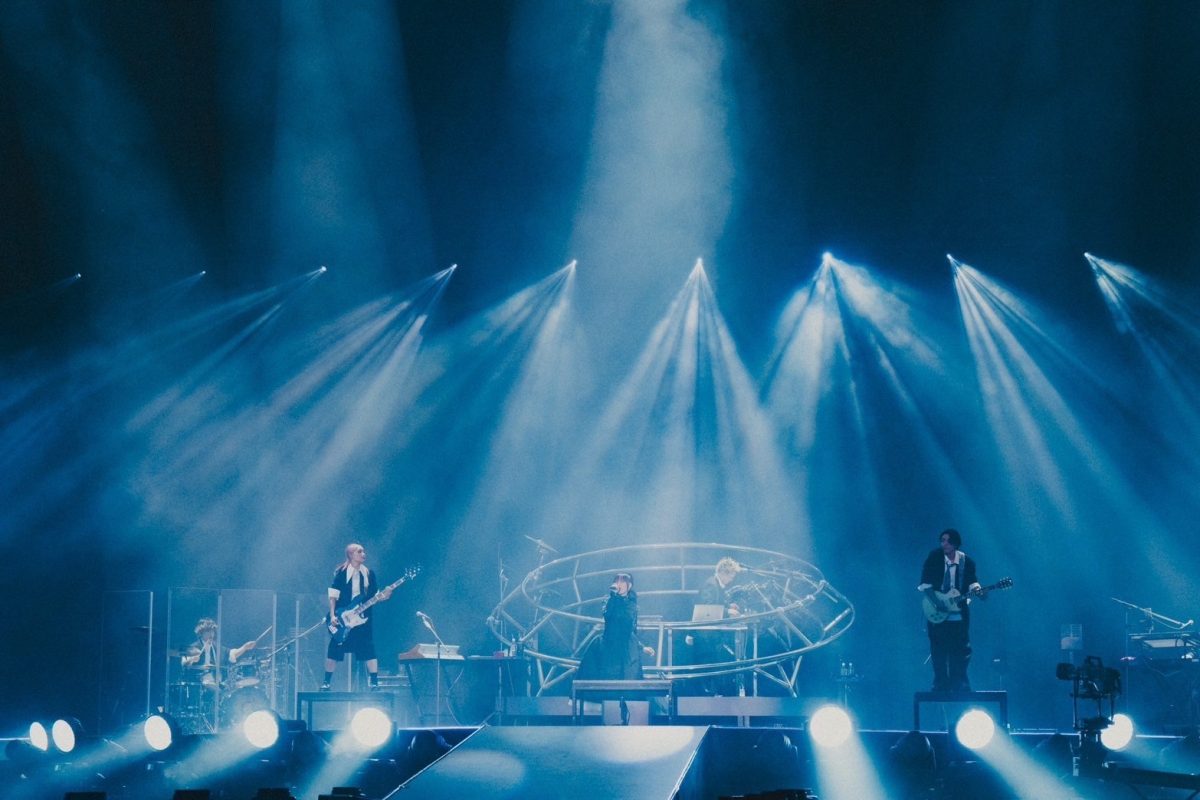 結成5周年を記念した、自身初のドームライブ「YOASOBI 5th ANNIVERSARY