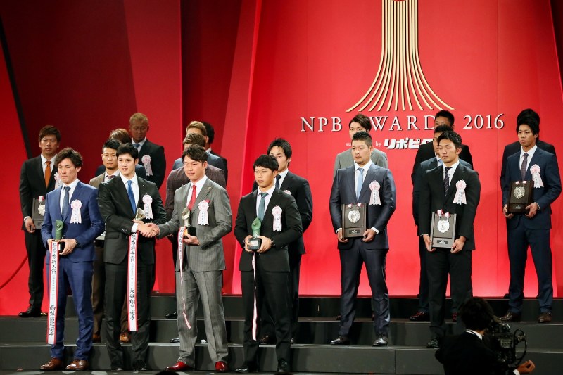 プロ野球：MVP セは広島・新井、パは日本ハム・大谷 [写真特集14/18