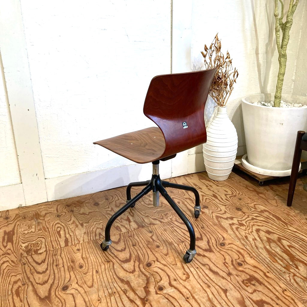 パグホルツ / PAGHOLZ PAGWOOD プライウッドデスクチェア キャスター付