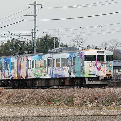 115系D14編成が映画「ひるね姫」PRラッピングに｜鉄道ニュース｜2017年