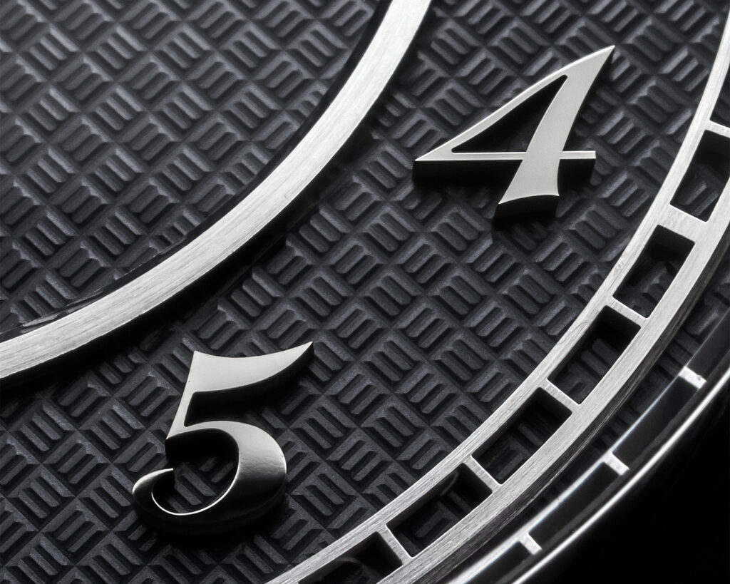 鏡面ティアドロップケースとCNCギョシェ文字盤をそなえたOPHION 786