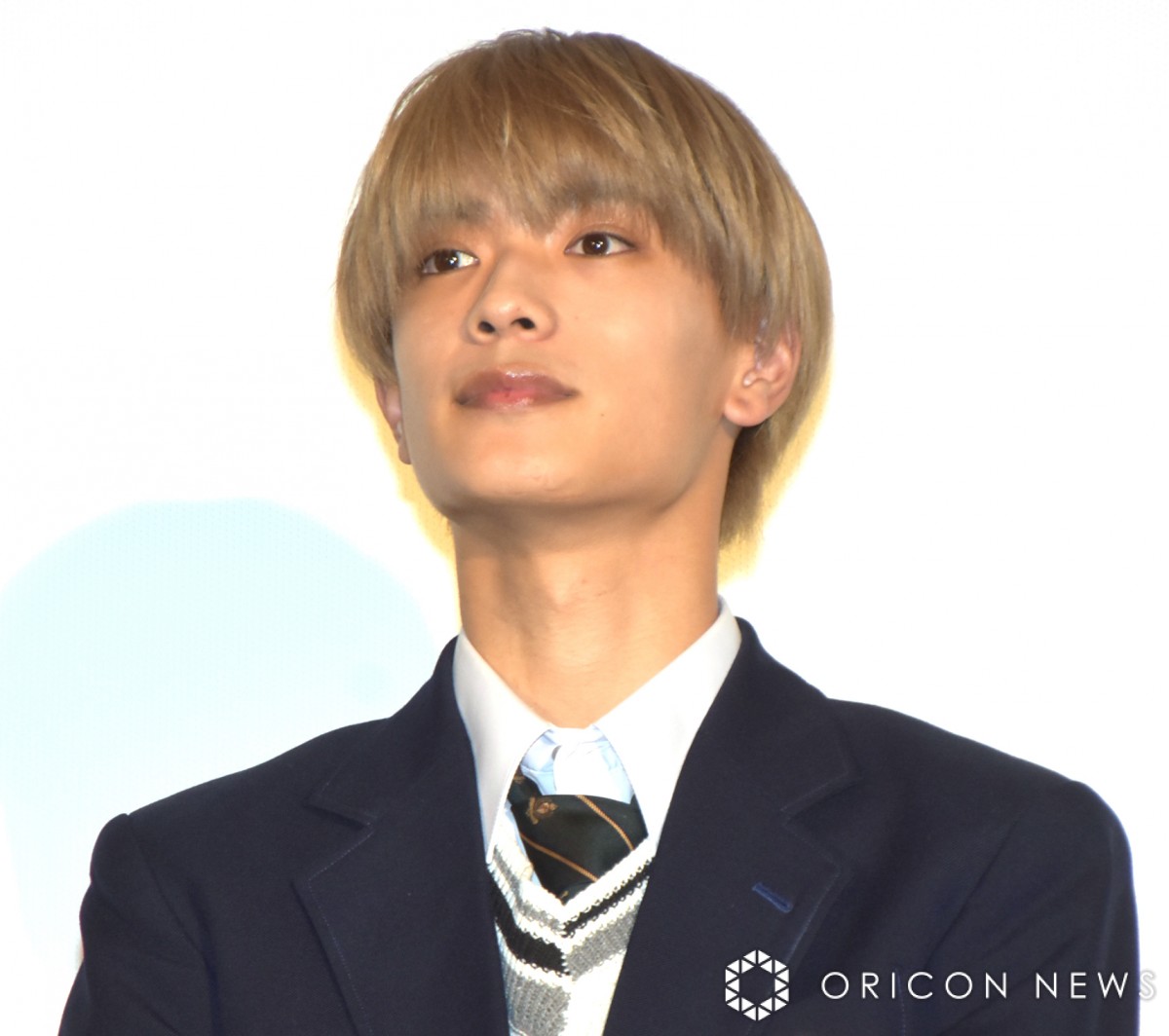 なにわ男子・高橋恭平＆畑芽育、『千輝くん』の制服で笑顔「サラストで