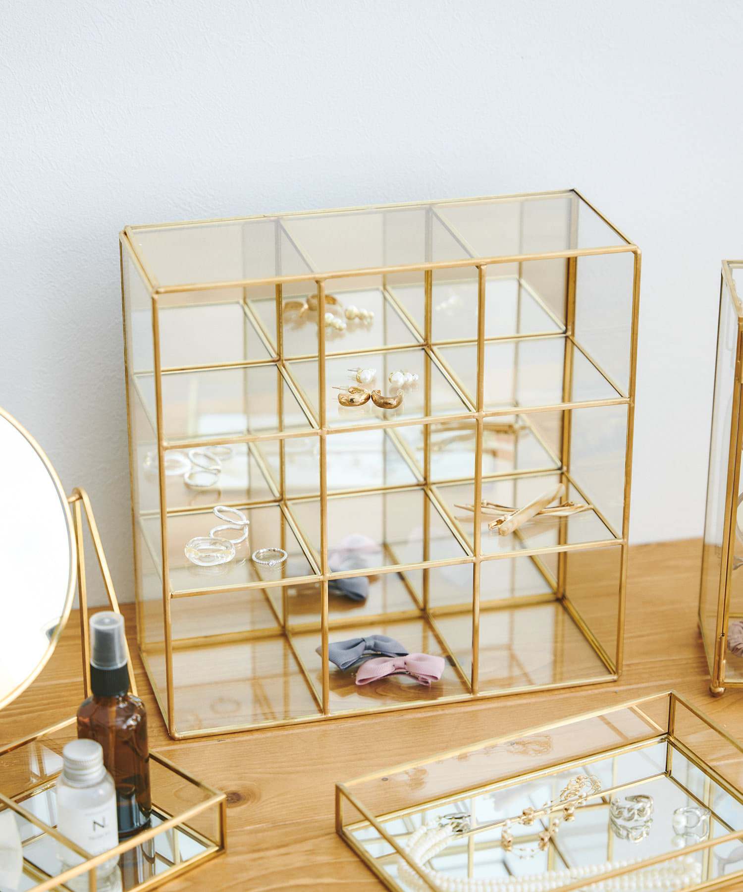 ガラス9仕切りラック | salut!(サリュ)ライフスタイル | PAL CLOSET