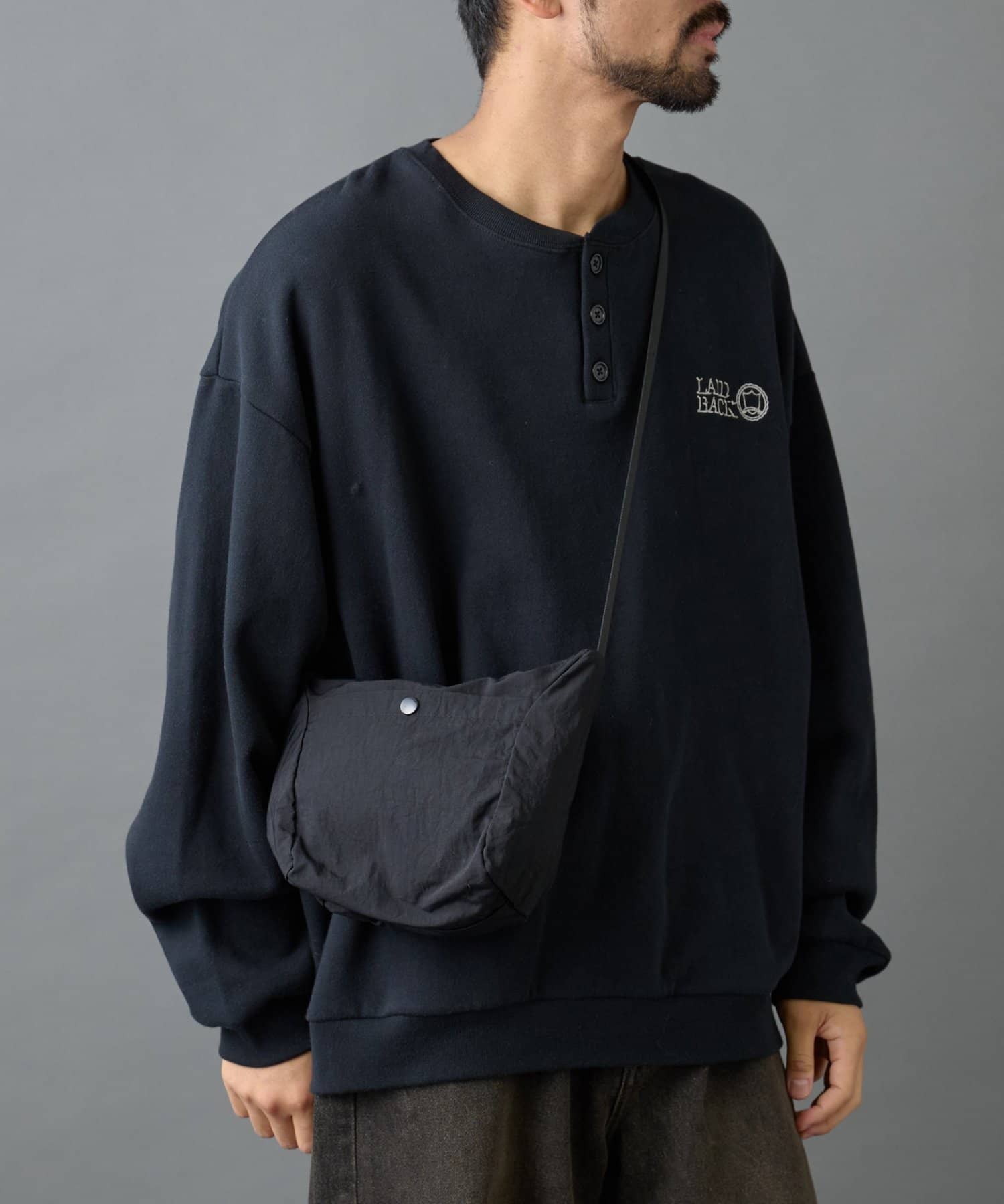 UNISEX/超軽量70g】ソフトナイロンミニショルダーバッグ | COLONY 2139
