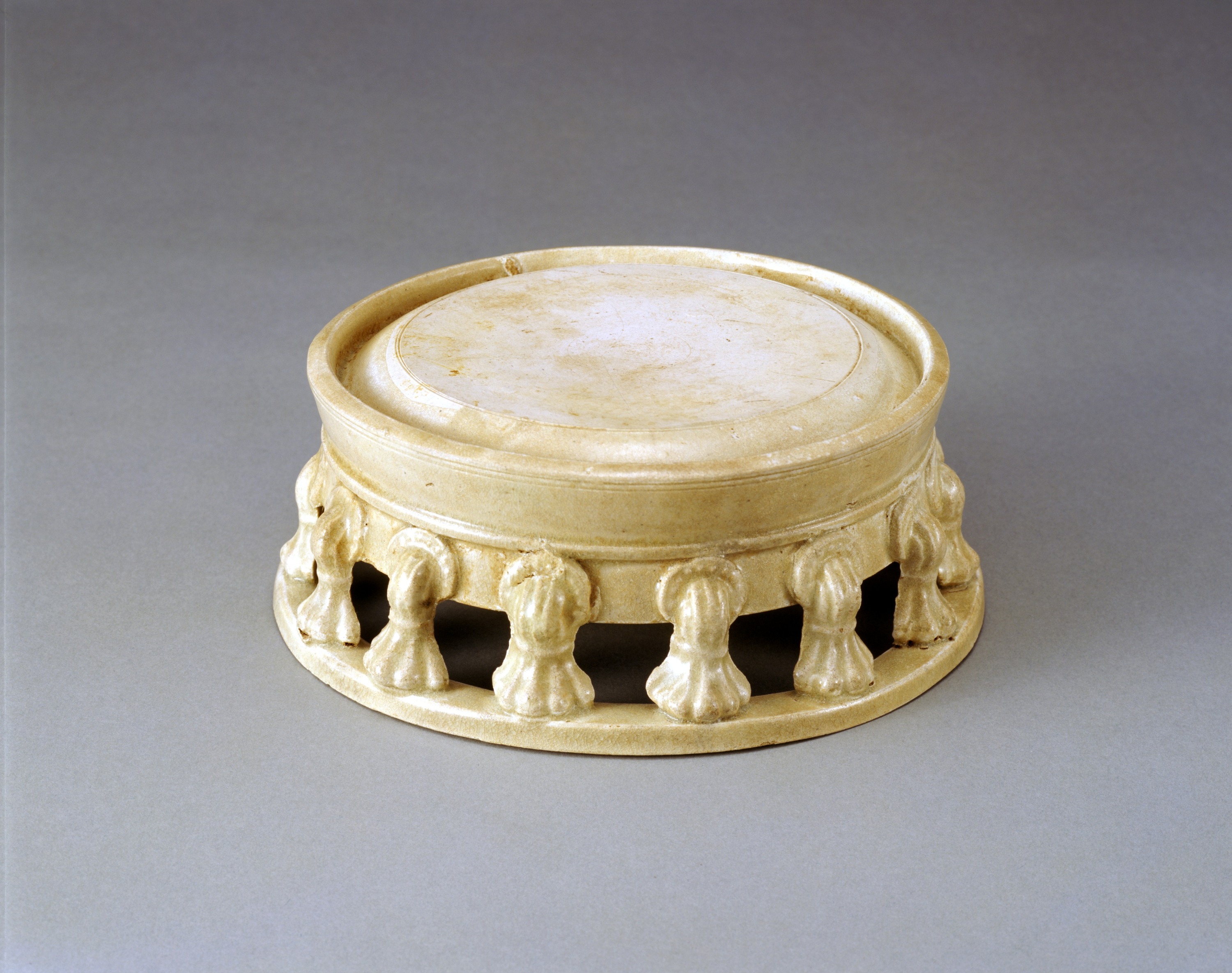 九州国立博物館 | 収蔵品データベース | 白磁円面硯