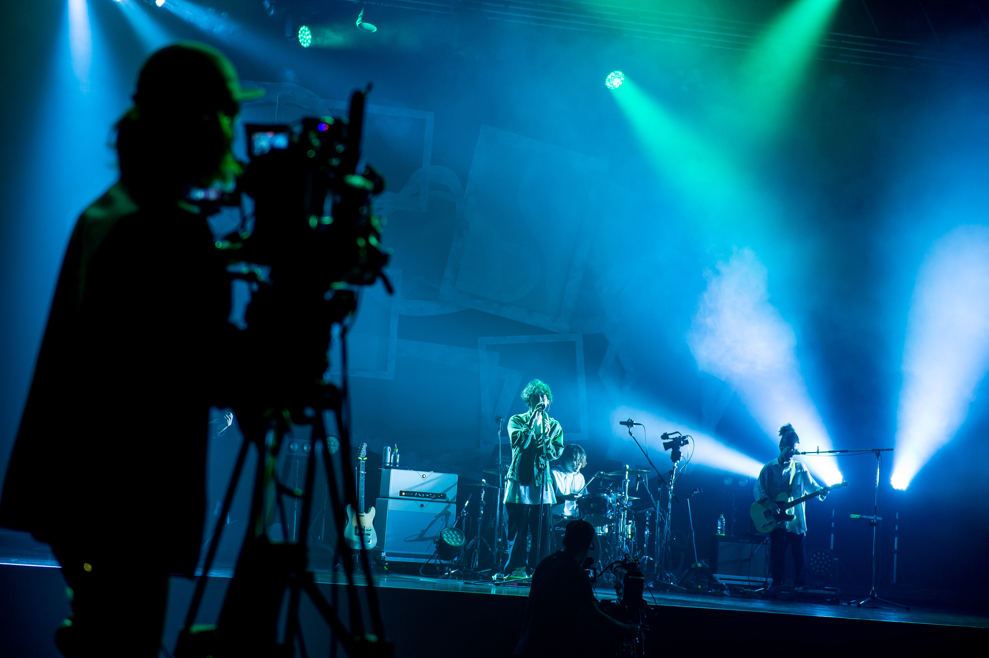 須田景凪 ONLINE LIVE 2020 “催花”オフィシャルライブレポート – DE COLUM