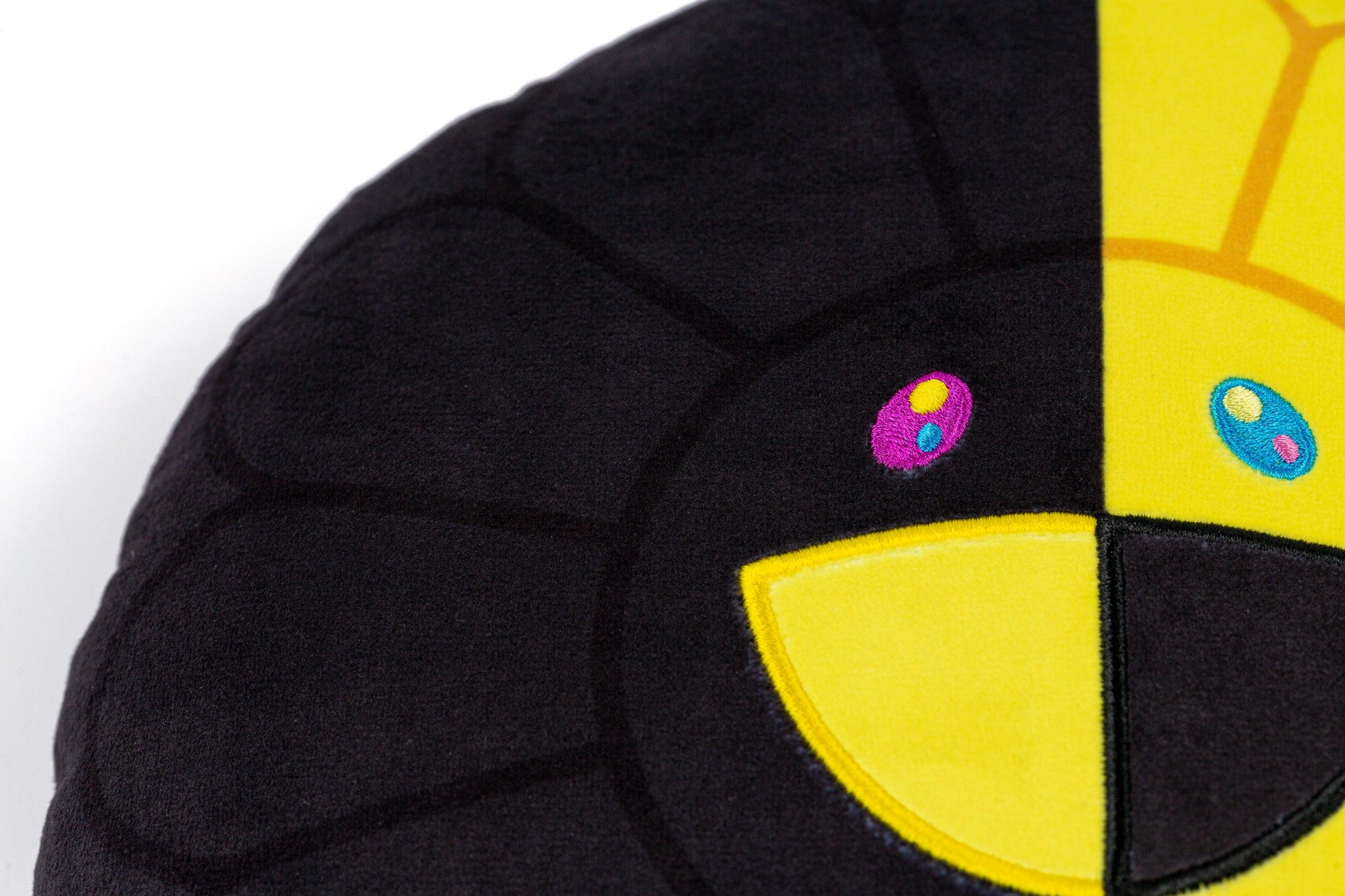 Takashi Murakami x Hikaru Smart Magazine Flower Cushion