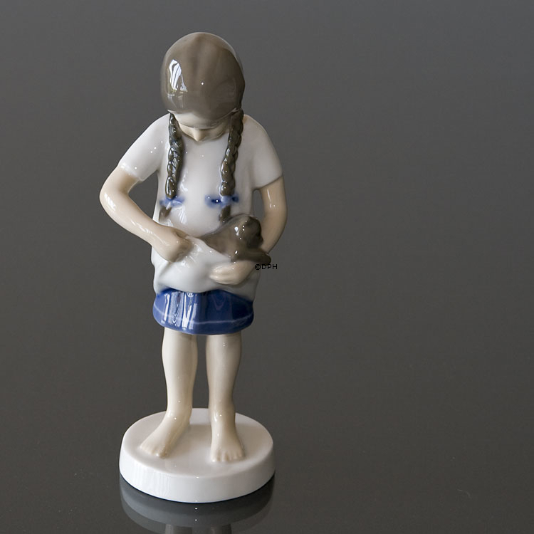 Little Mother, Girl with Cat, Bing & grondahl figurine no. 1779 or