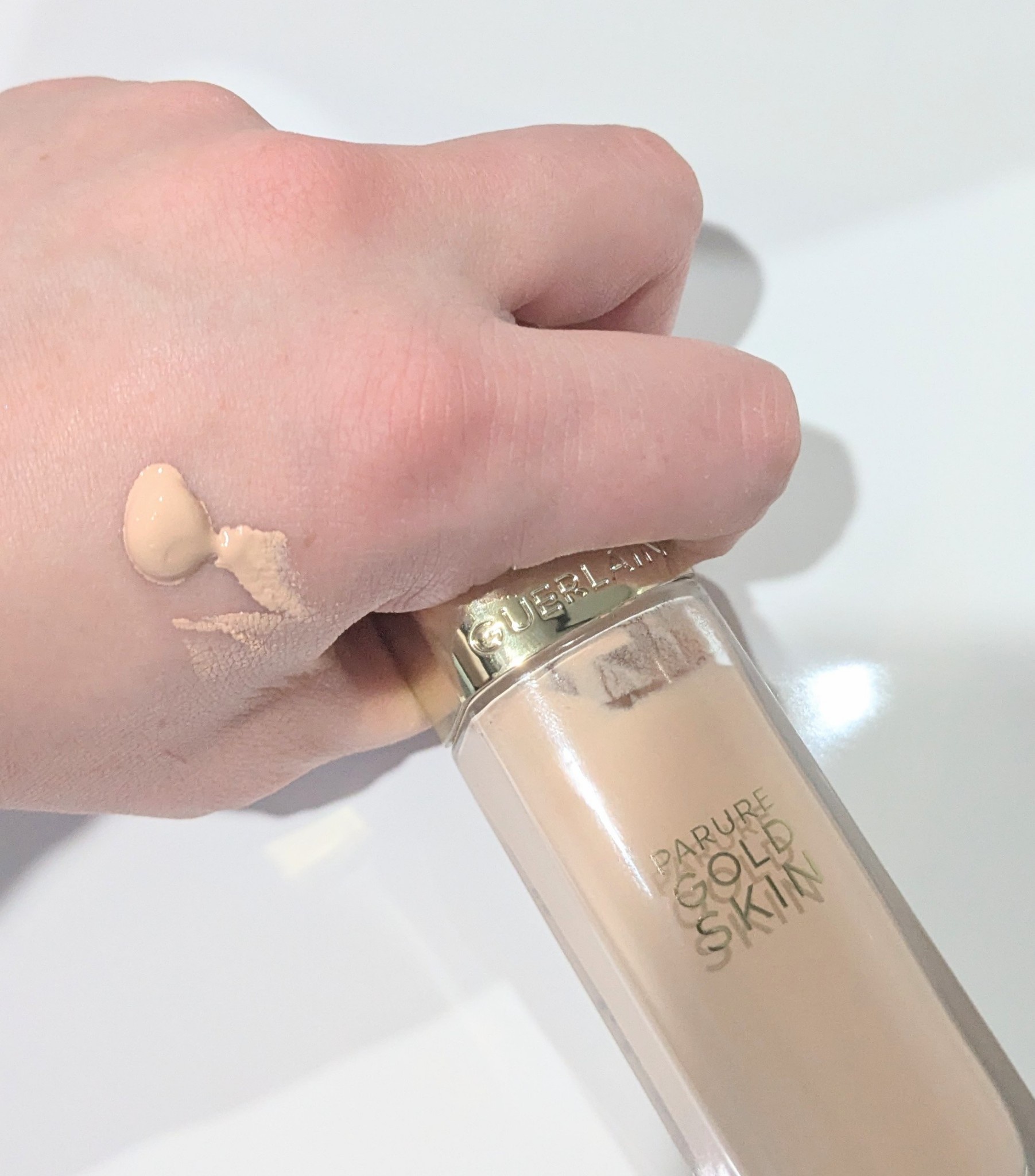 ゲラン / パリュール ゴールド スキン フルイド 0.5Cの公式商品情報