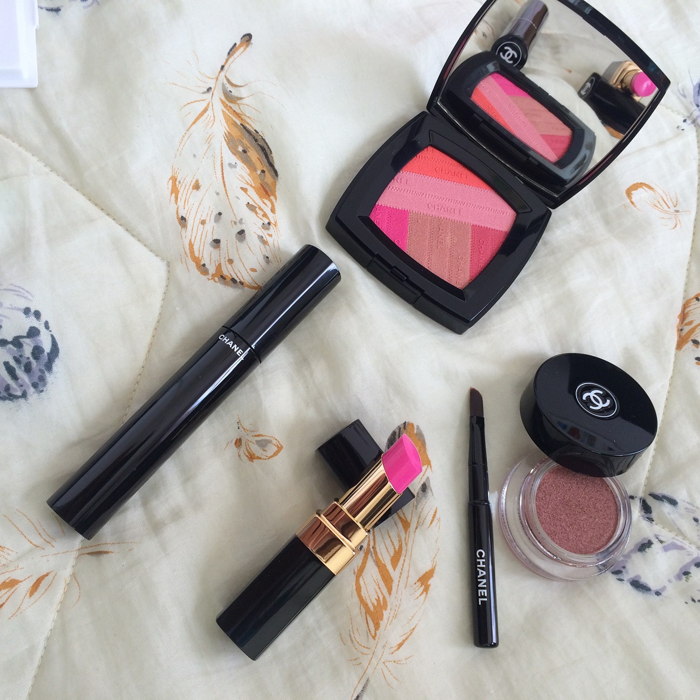 シャネル / サンキス リボン アーモニー ドゥ ブラッシュの公式商品