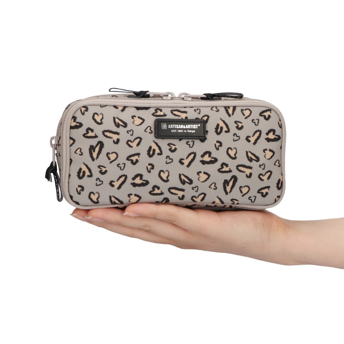 ミディアムサイズのスペシャリストポーチ ミス・パンテール 5WP-MN612