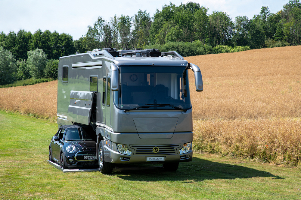 1億円超えでも買いたい！ 欧州最高峰のキャンピングカー「フォルクナー