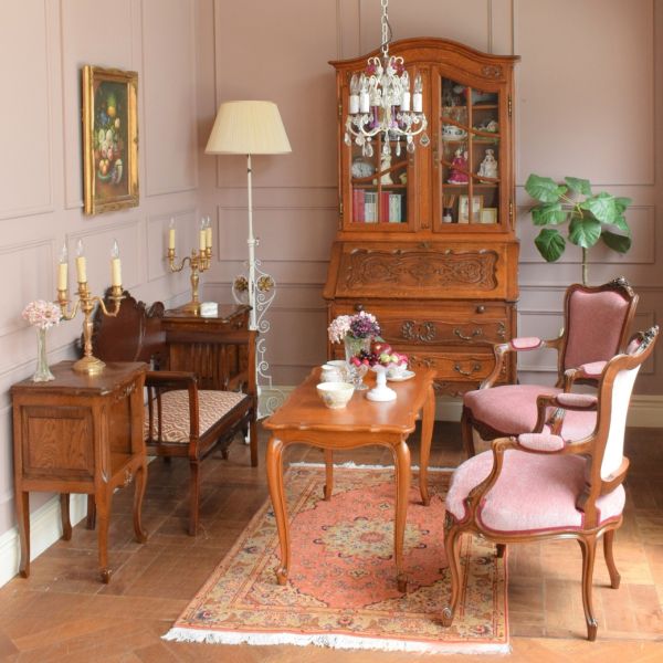 オパールセントガラスの美しいアンティーク、クランベリー色の