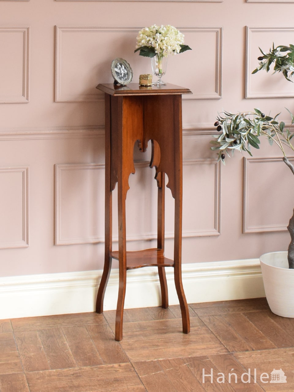 イギリスのおしゃれなアンティーク家具、背が高いマホガニー材の