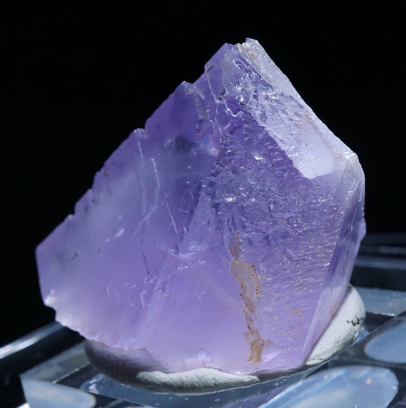 消える赤蛍光》スペイン ベルベス産 フローライト – 天然石ハッピーギフト