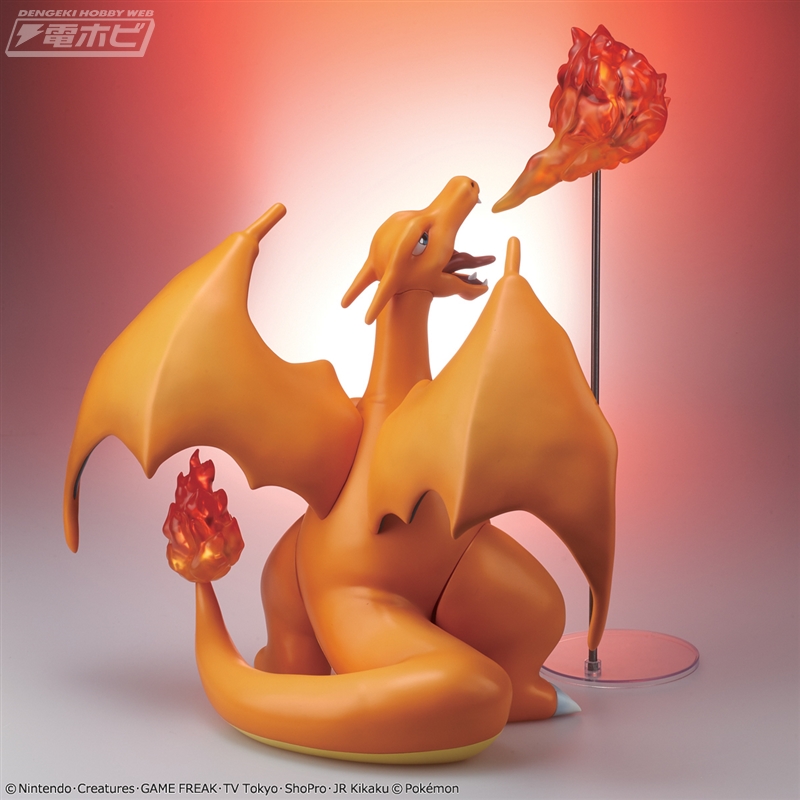 全高約30センチ！『ポケットモンスター』リザードンが巨大ソフビ