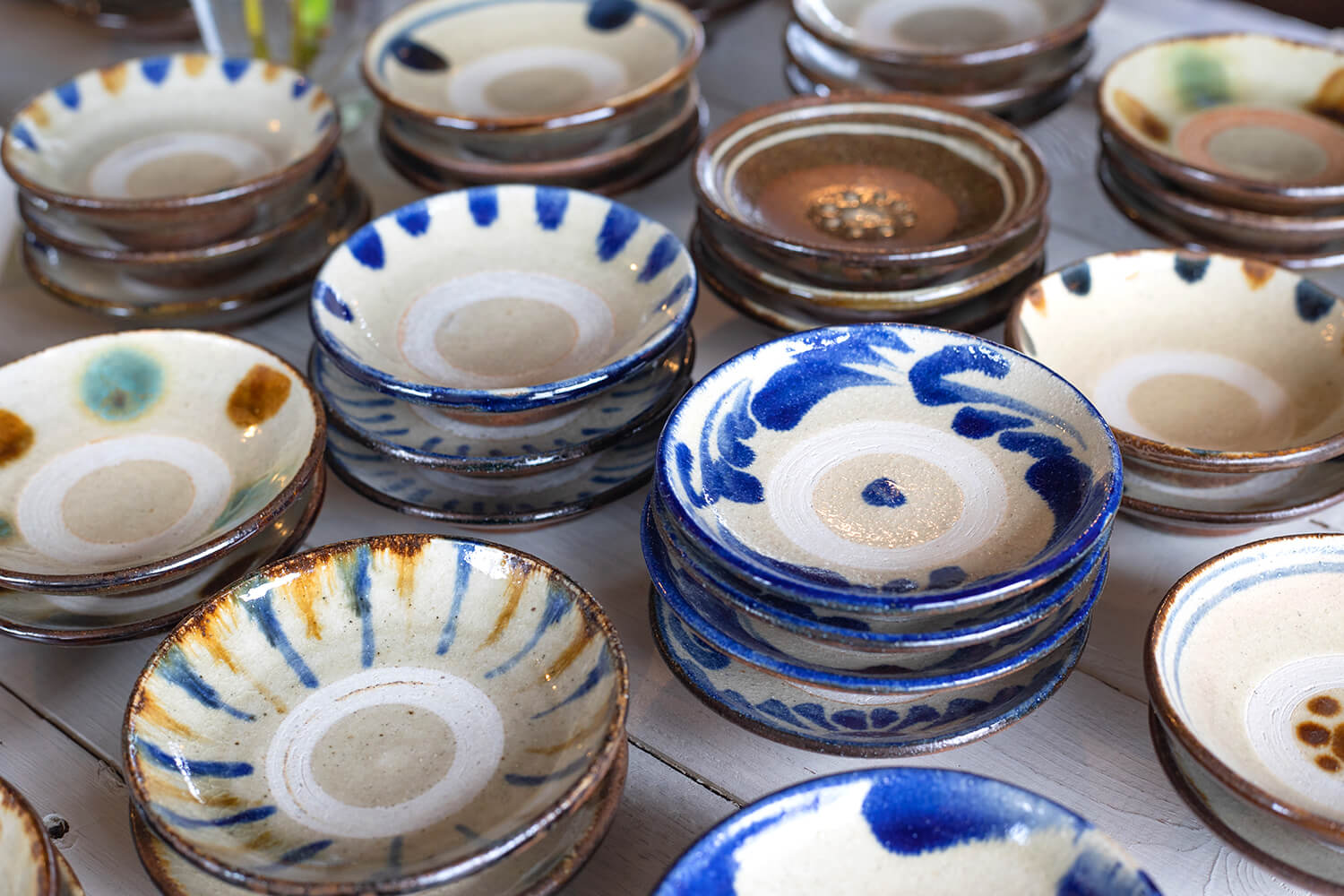 お土産やギフトに最適。個性的なやちむんに出会えるセレクトショップ5