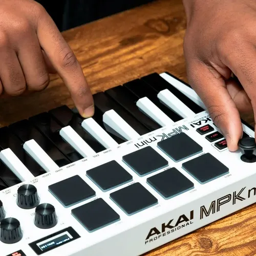 Akai Pro Mpk Mini Mk3 25 Teclas Usb Midi Teclado (blanco