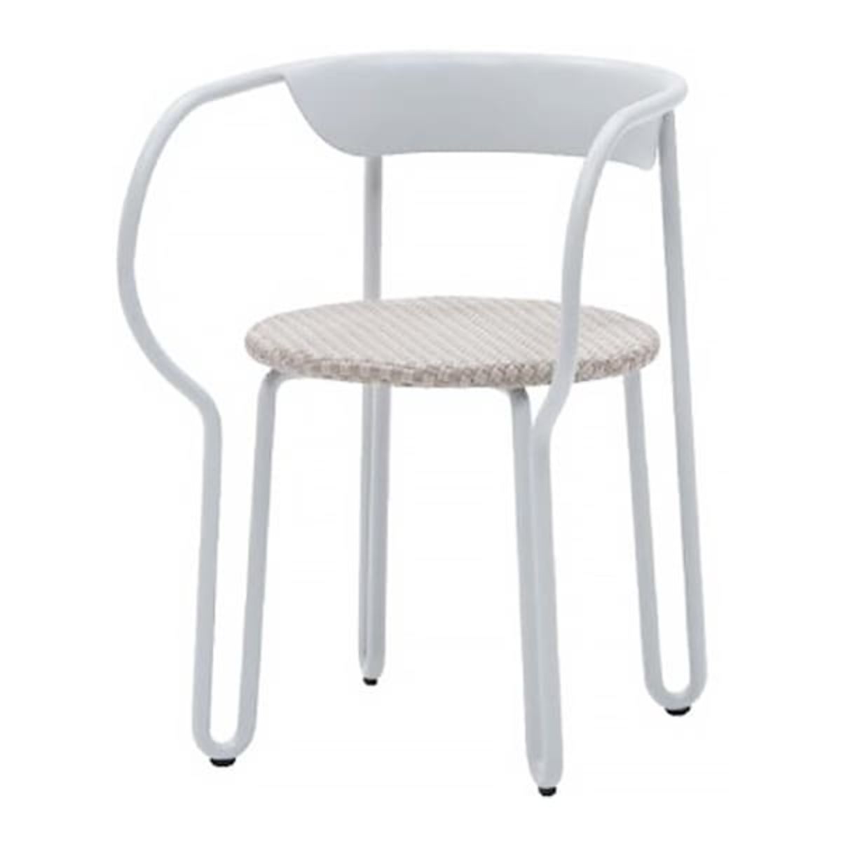 マイオリ ハギーウィッカーアームチェア｜ニチエスの人工ラタンチェア