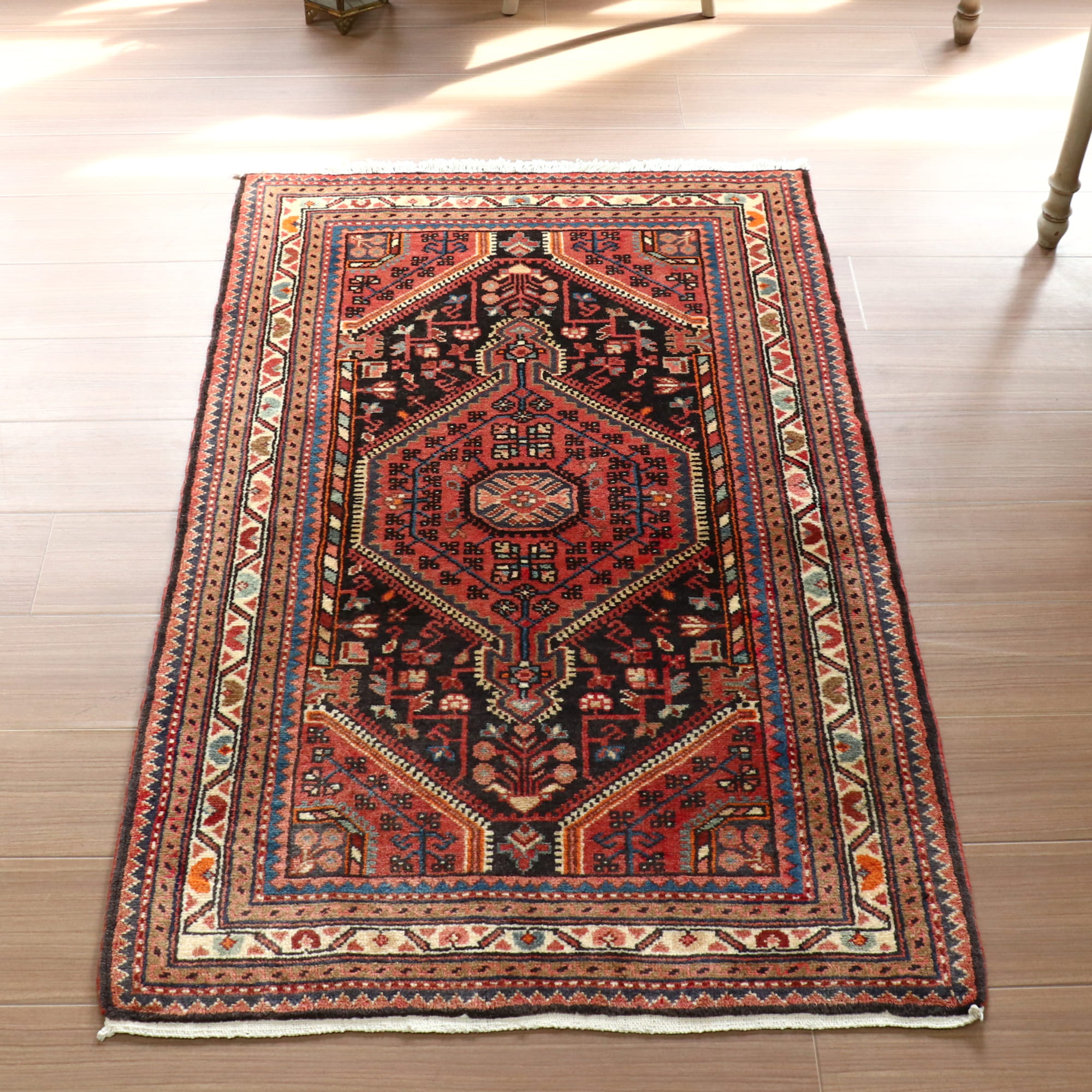 ペルシャ絨毯 トイセルカン127×83cm ブラウン ブラック 六角メダリオン