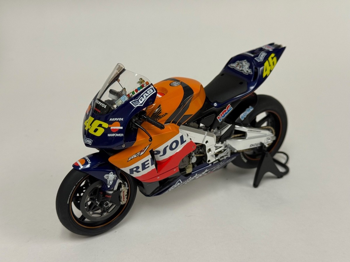 1/12 Tamiya Master Work Honda RC211 V from 2003 Moto GP of V.Rossi