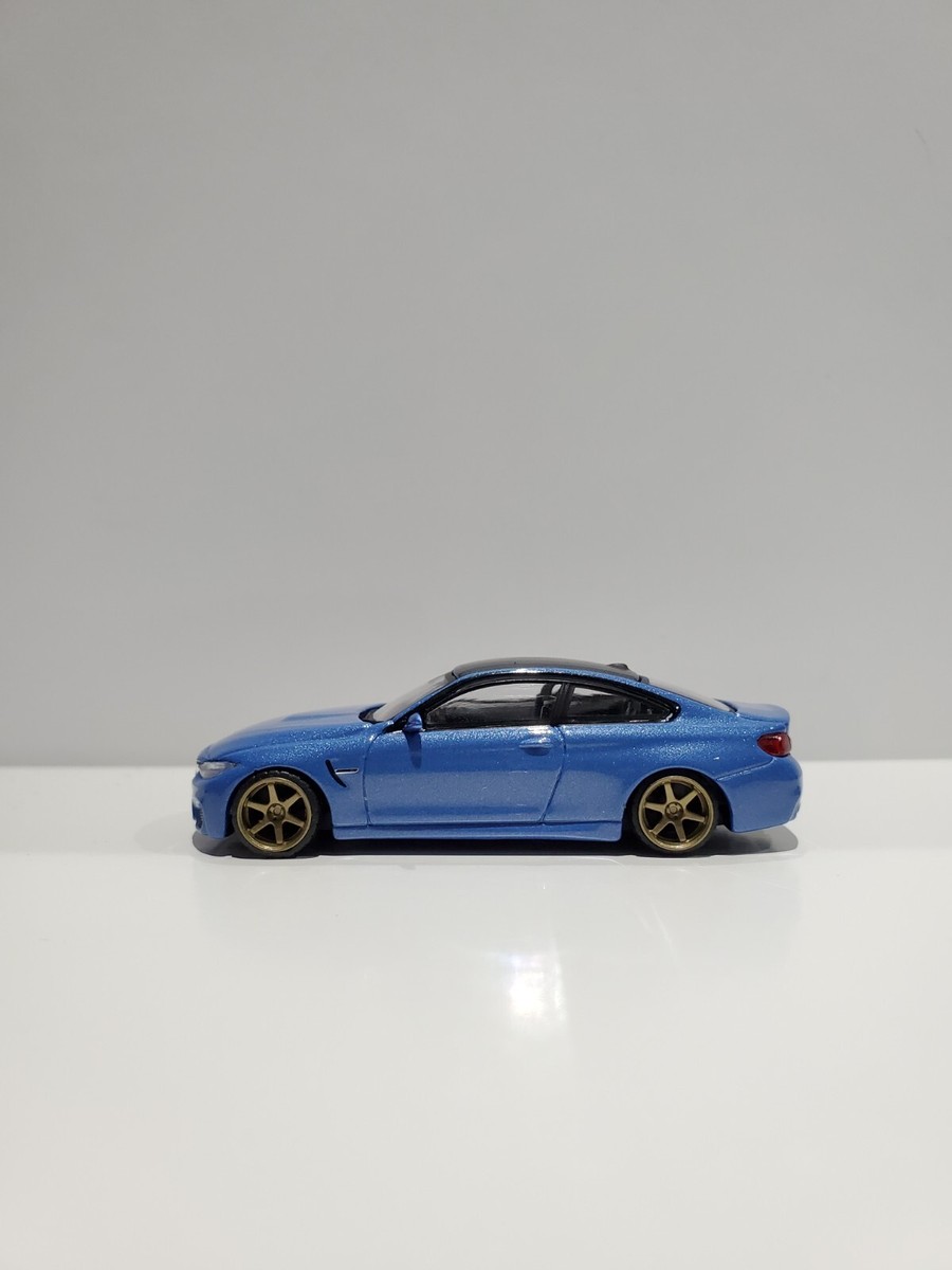 1/64 Scale Diecast Car Mini GT BMW M4 (F82) Yas Marina Blue