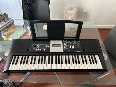 Yamaha PSR-E223 61 Key Electronic Digital Keyboard Includes AC