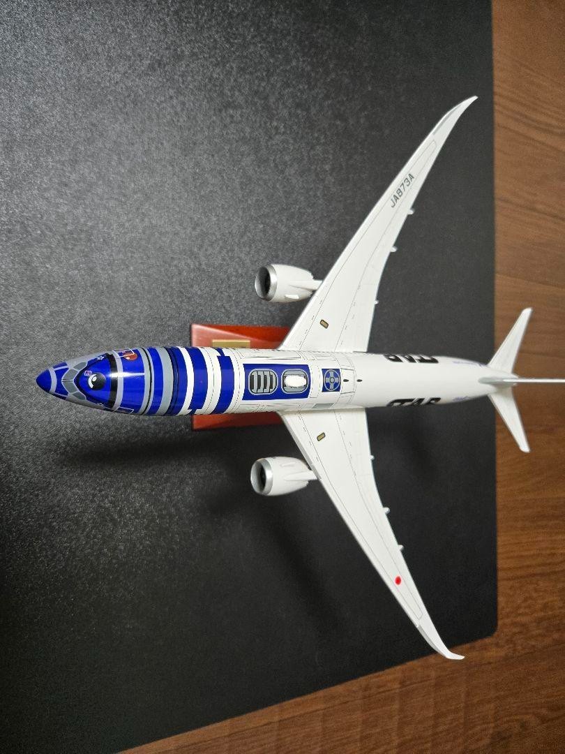 ANA Boeing 787-9 Airplane Model 1:200 STAR WARS R2-D2 Not for Sale