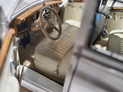 Franklin Mint 1955 Rolls-Royce Silver Cloud I Limited 1:24 Scale