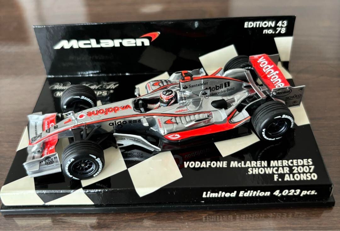 MINICHAMPS 1/43 Vodafone McLAREN Mercedes MP4-22 L.Hamilton from