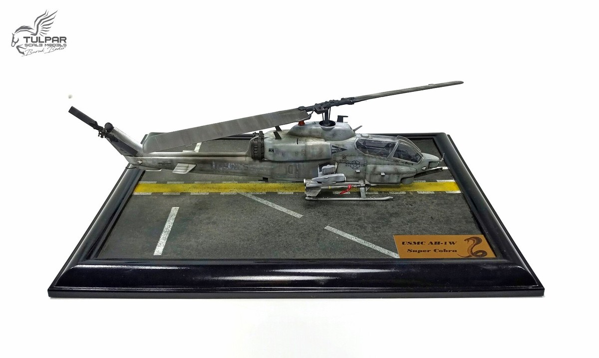 AH-1W Super Cobra Attack Helicopter Pro Built Scale Model 1/48