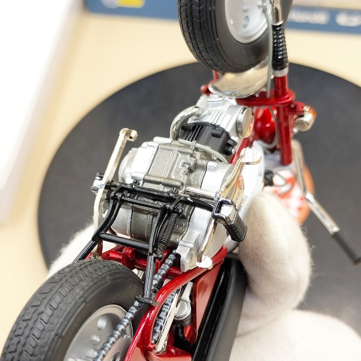 EBBRO 1/10 Honda Monkey Z50Z Red Bike Diecast Underplayed Bike