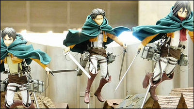 進撃の巨人」のリヴァイ兵長・エレン・ミカサなど調査兵団が立体機動