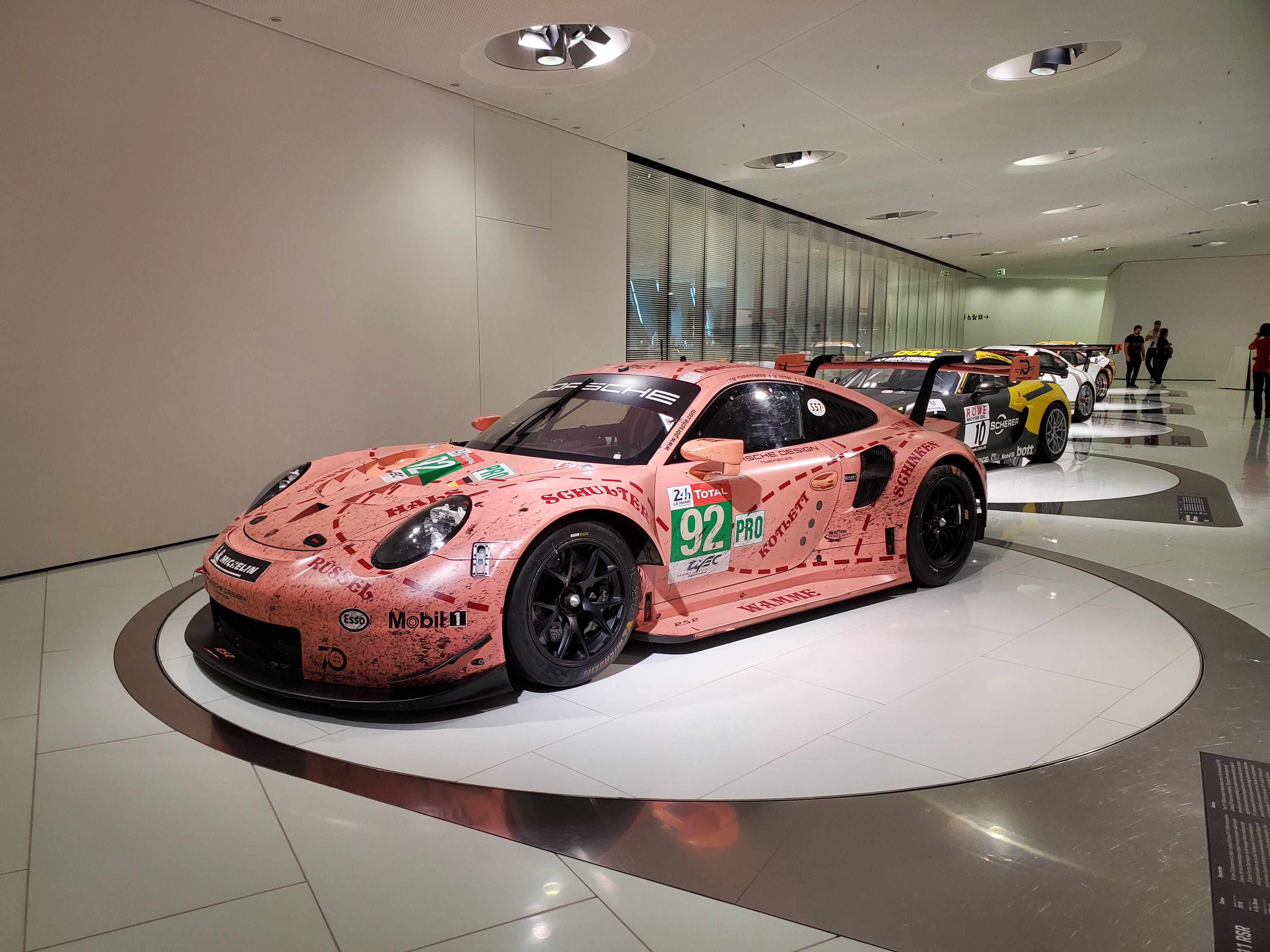 シュトゥットガルトのポルシェ博物館にある、すごくかっこいい911