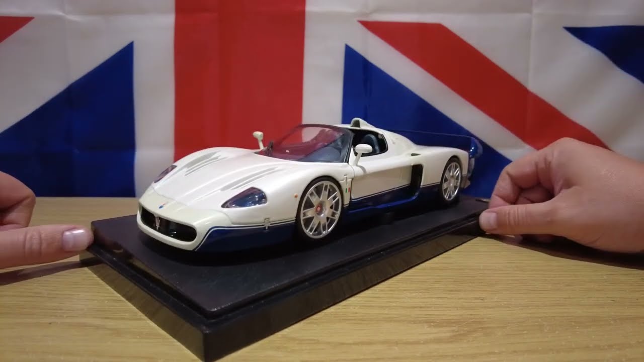 1:18 Hot wheels Maserati MC12 - YouTube