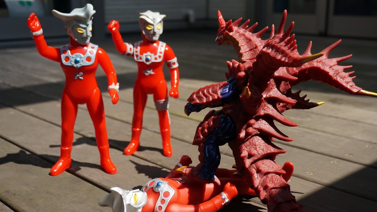 バンダイ製とは一味違う。 レトロ系ソフビ 銀河連邦のウルトラマンレオ