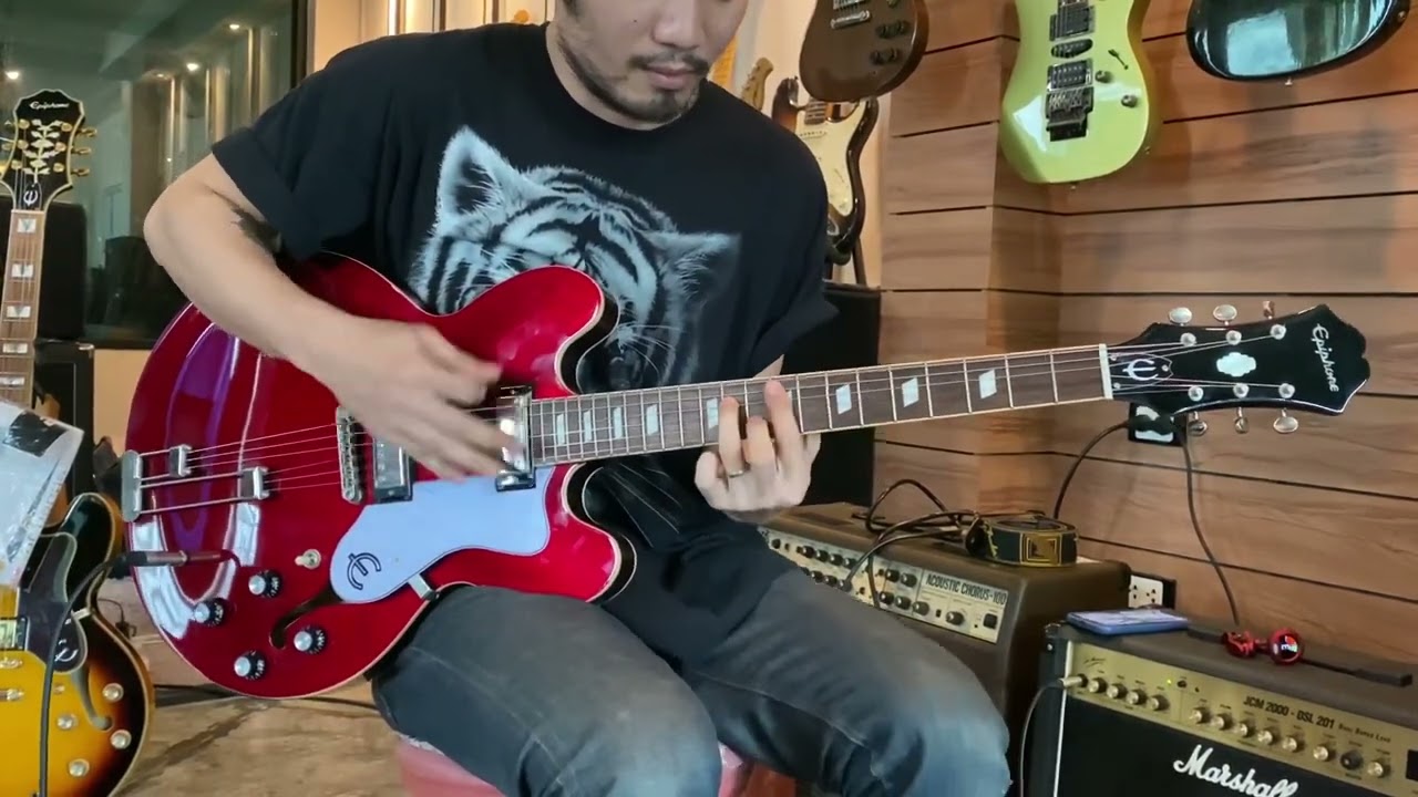 Epiphone Riviera Sparkling Burgundy 2021 - YouTube