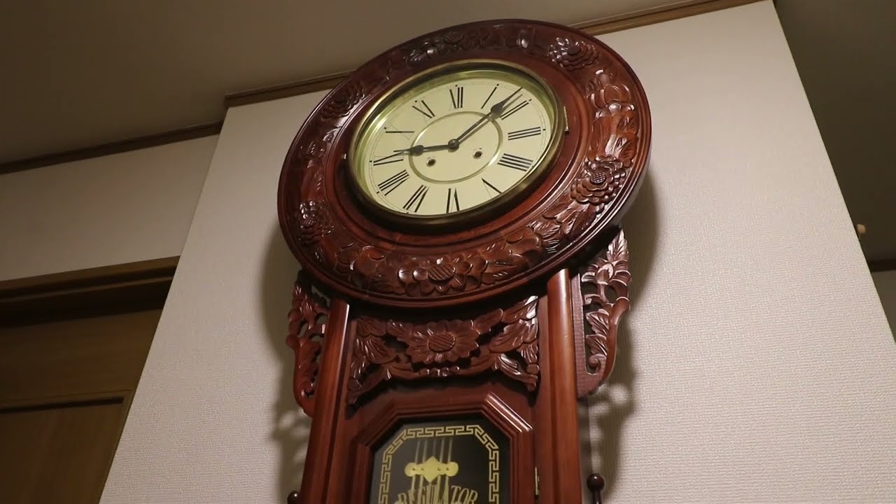 SWISS ゼンマイ式 大型柱時計 - YouTube
