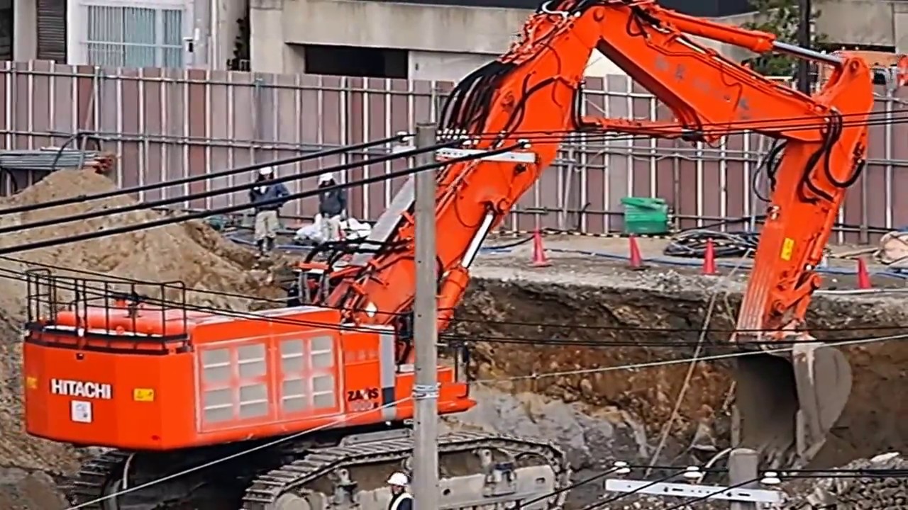 日立建機 超大型ユンボ ZX1000K(解体仕様機) 大規模解体現場での作業