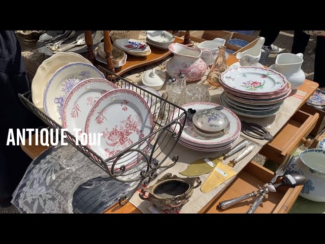 京都の平安蚤の市にはフランスアンティーク食器カゴ古道具ジュエリー
