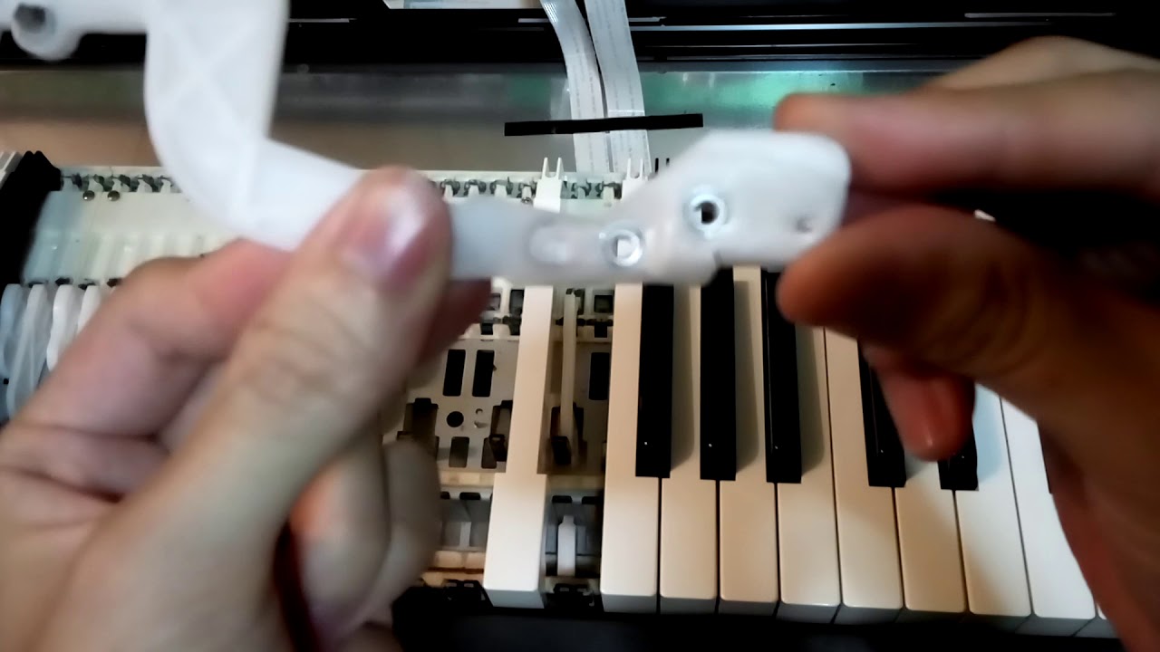 Roland 電子ピアノ修理動画③鍵盤＆ハンマーはめ込み (Roland A-90