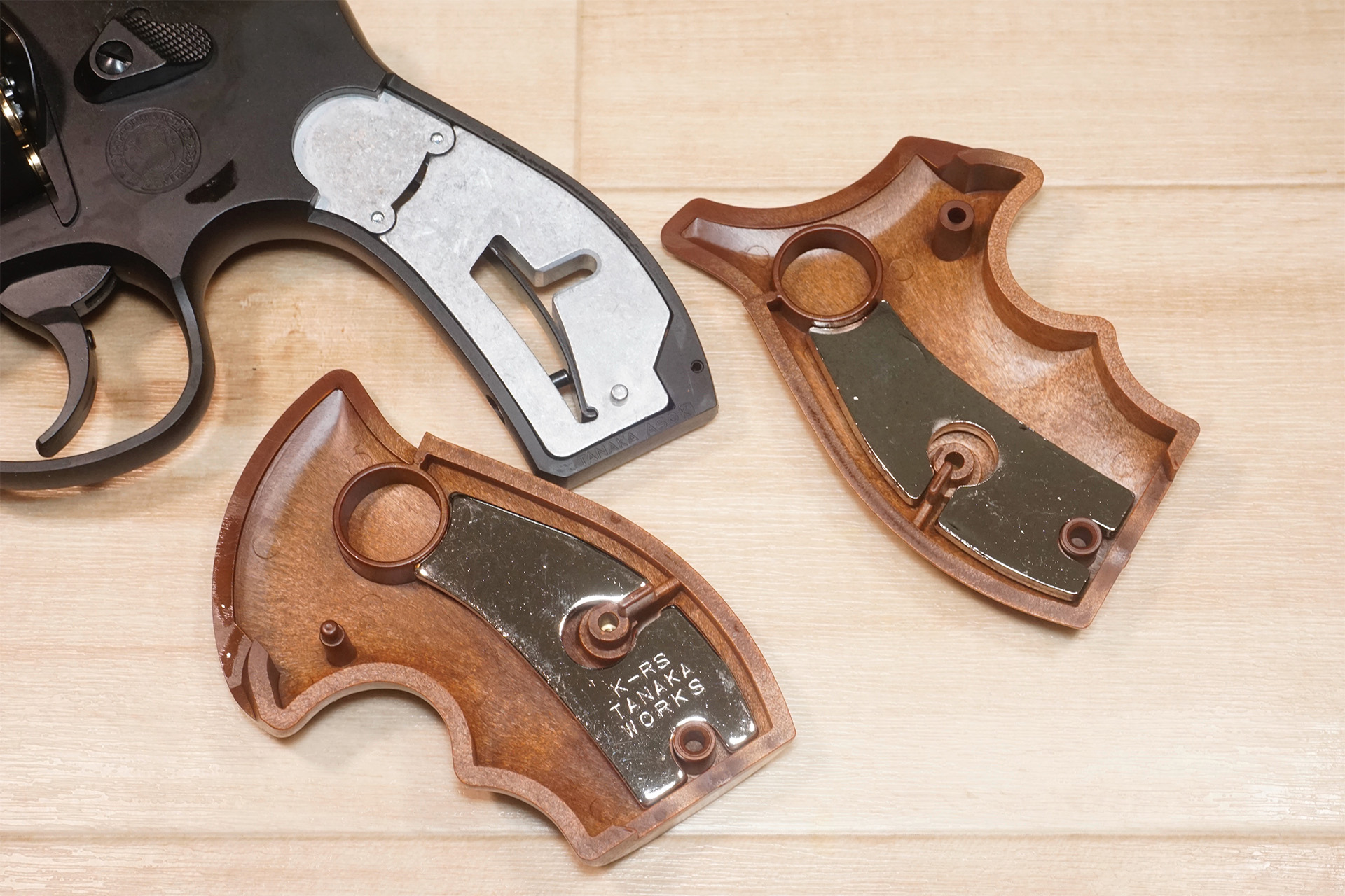 アルタモント製Nフレーム用グリップ、N Frame Round Conversion O/SF/G