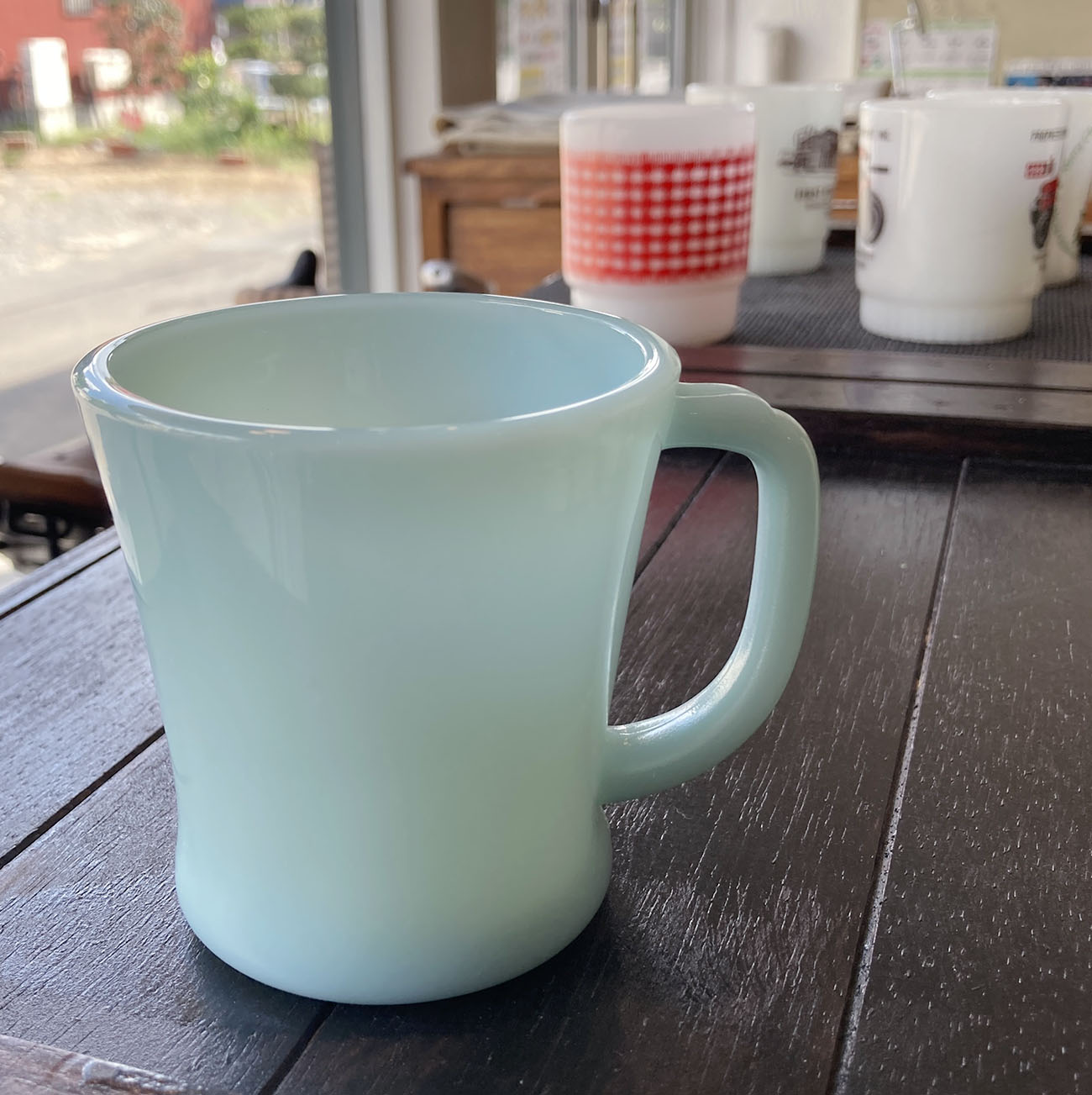 Fire-king ターコイズブルーが多数入荷。1950年代USAヴィンテージ