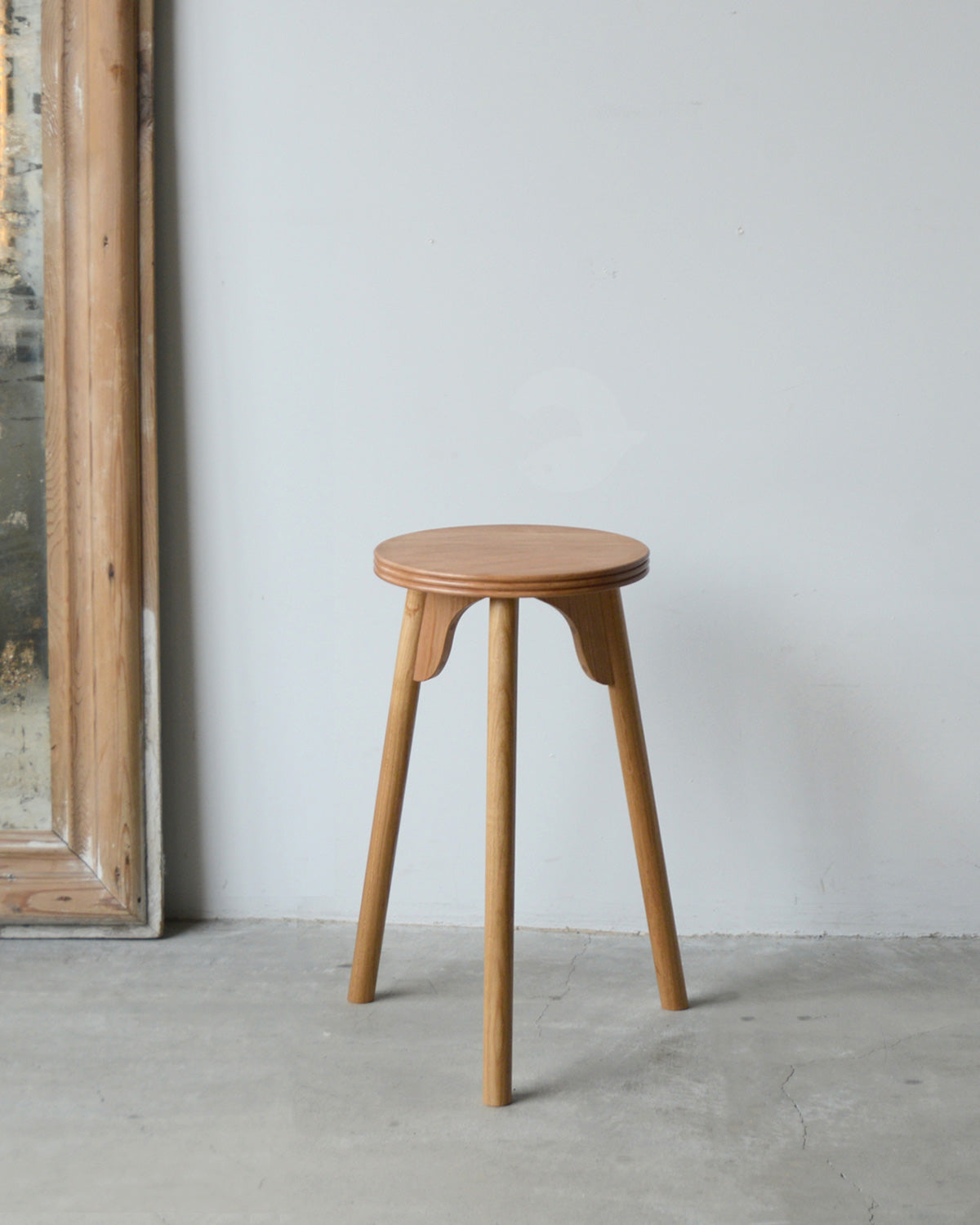 THREE-LEGGED STOOL – IFUJI
