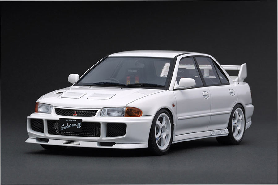 IG1544 1/18 Mitsubishi Lancer Evolution III GSR (CE9A) White