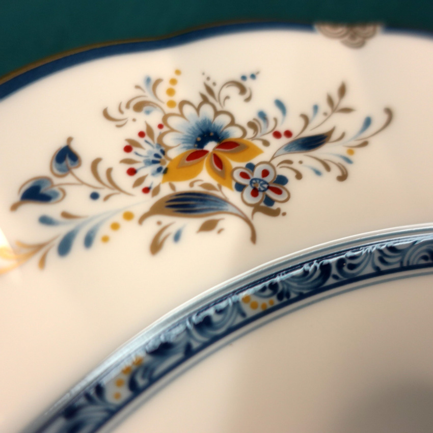 NARUMI BONE CHINA[ナルミ] 大角皿 角プレート シャリラムーン